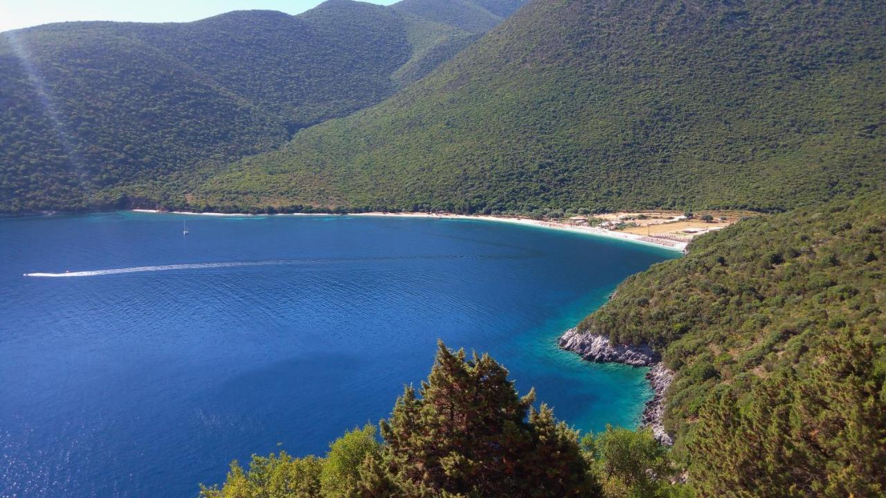 Ponderosa Villa Lixouri Bagian luar foto
