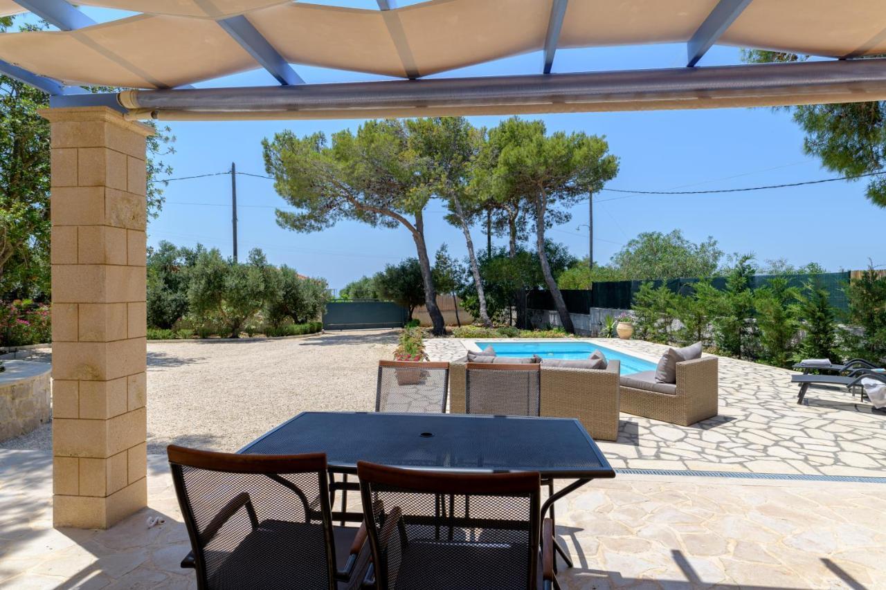 Ponderosa Villa Lixouri Bagian luar foto
