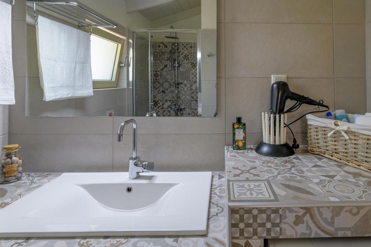 Ponderosa Villa Lixouri Bagian luar foto