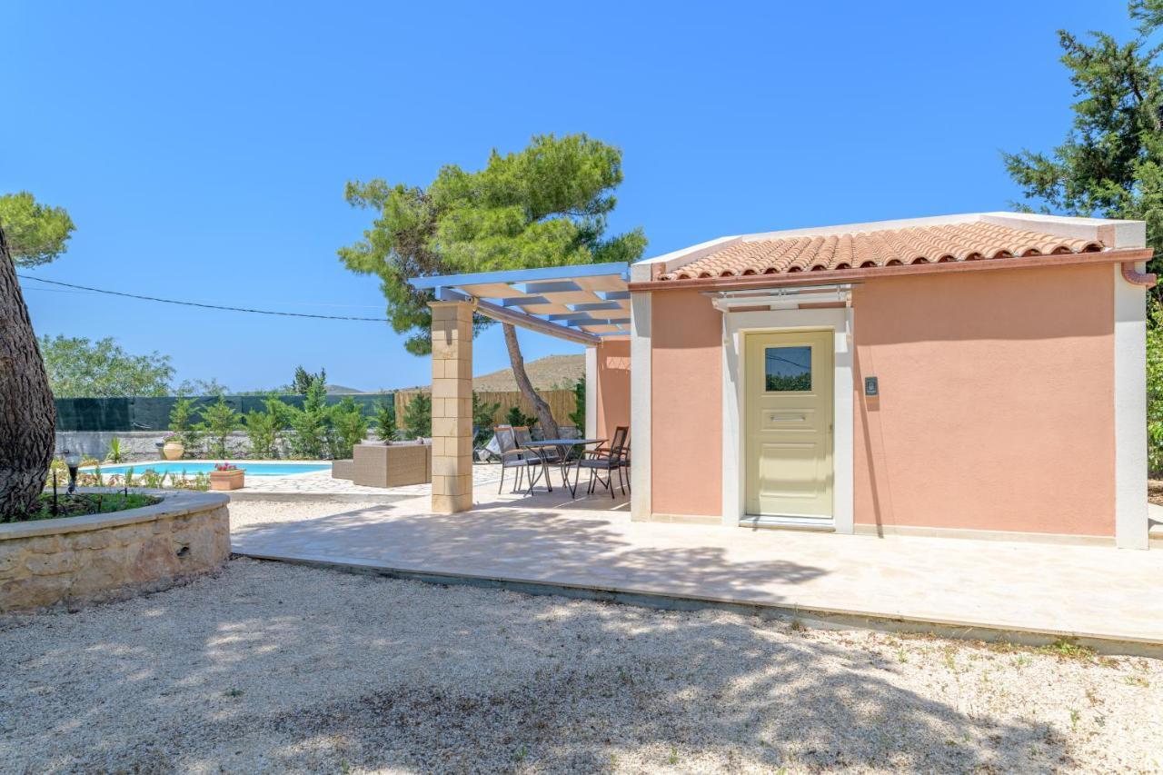 Ponderosa Villa Lixouri Bagian luar foto