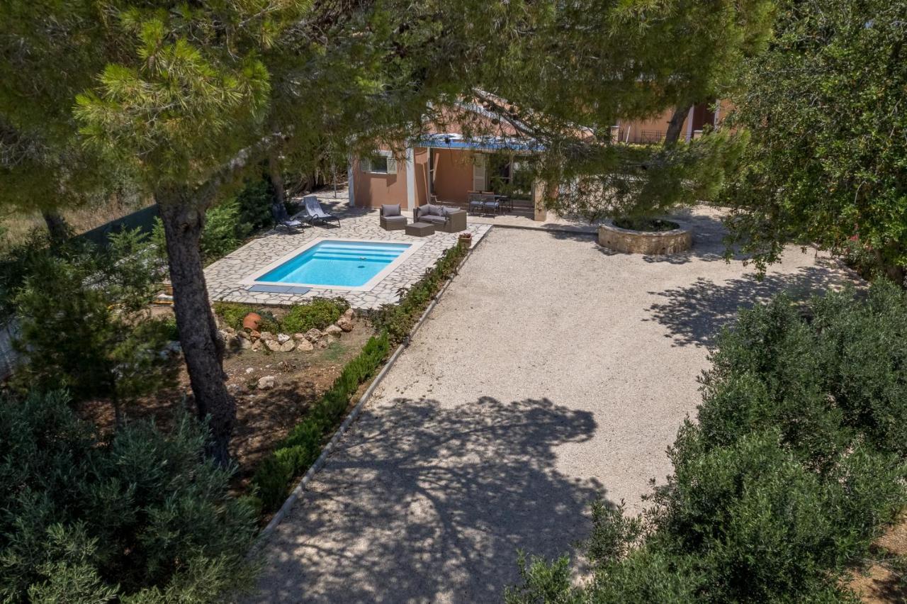 Ponderosa Villa Lixouri Bagian luar foto