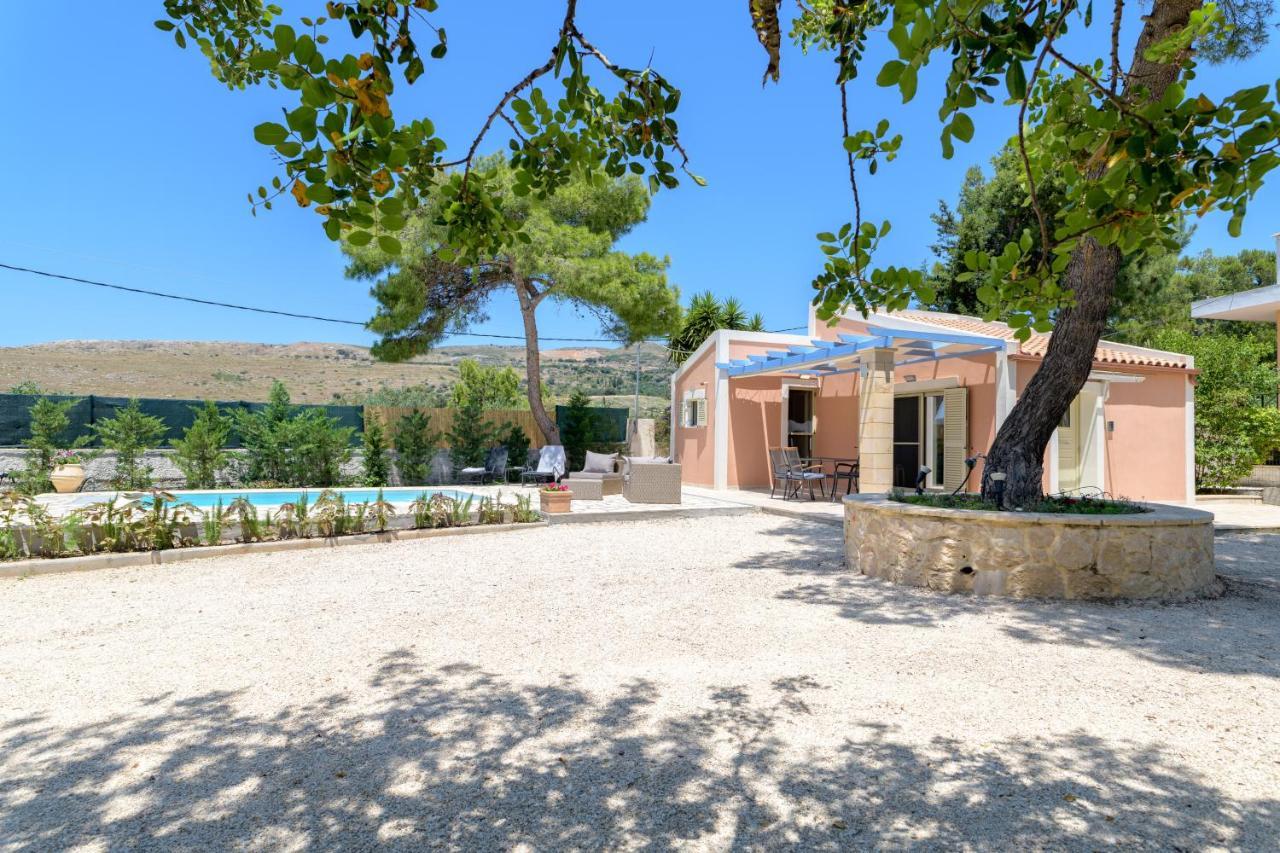 Ponderosa Villa Lixouri Bagian luar foto