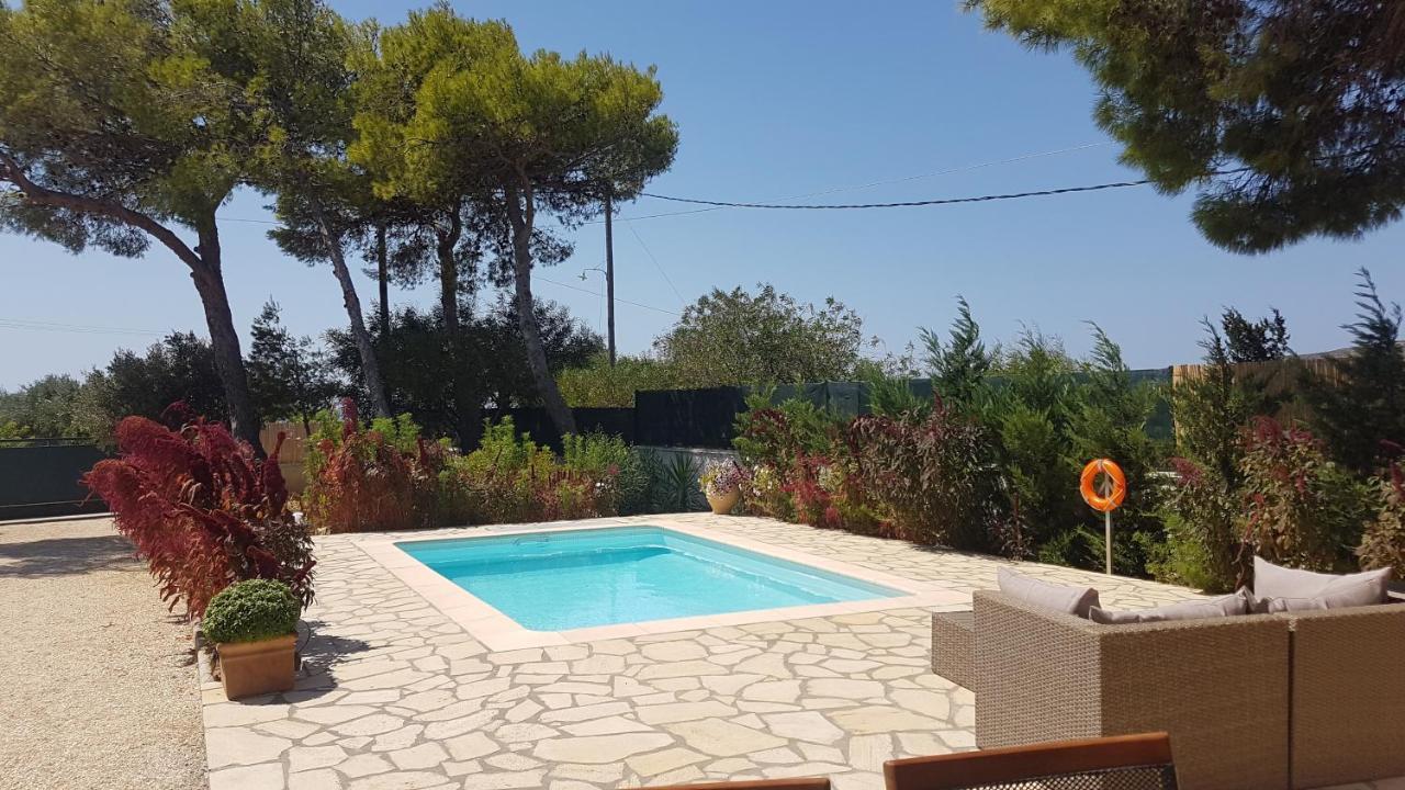 Ponderosa Villa Lixouri Bagian luar foto