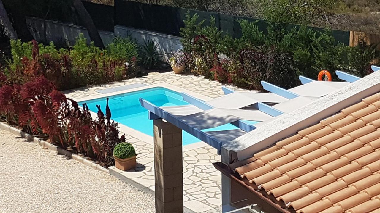 Ponderosa Villa Lixouri Bagian luar foto