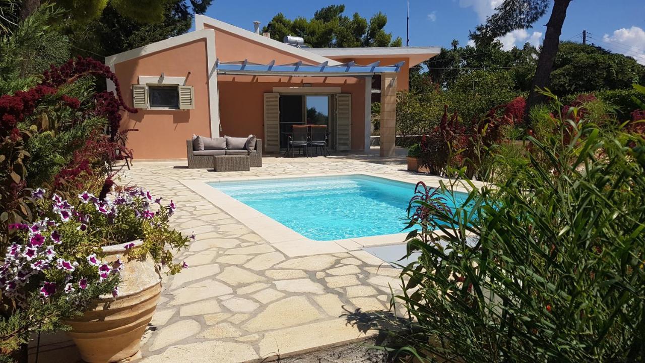 Ponderosa Villa Lixouri Bagian luar foto