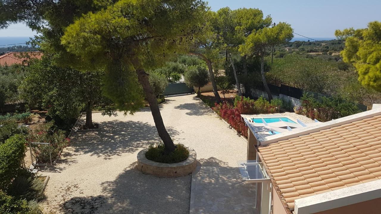 Ponderosa Villa Lixouri Bagian luar foto